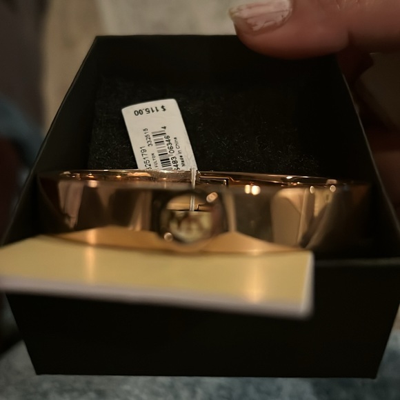 NWT MICHAEL KORS MK Logo Rose Gold Heritage Fulton Bangle MKJ3251791new with tag - Picture 11 of 12